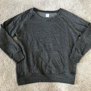 T+T women’s medium gray sweatshirt